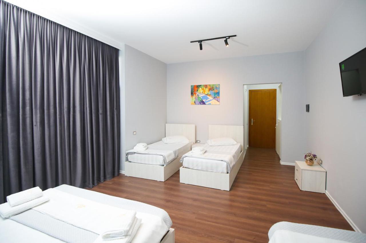The Hart Hotel Vlore Bagian luar foto