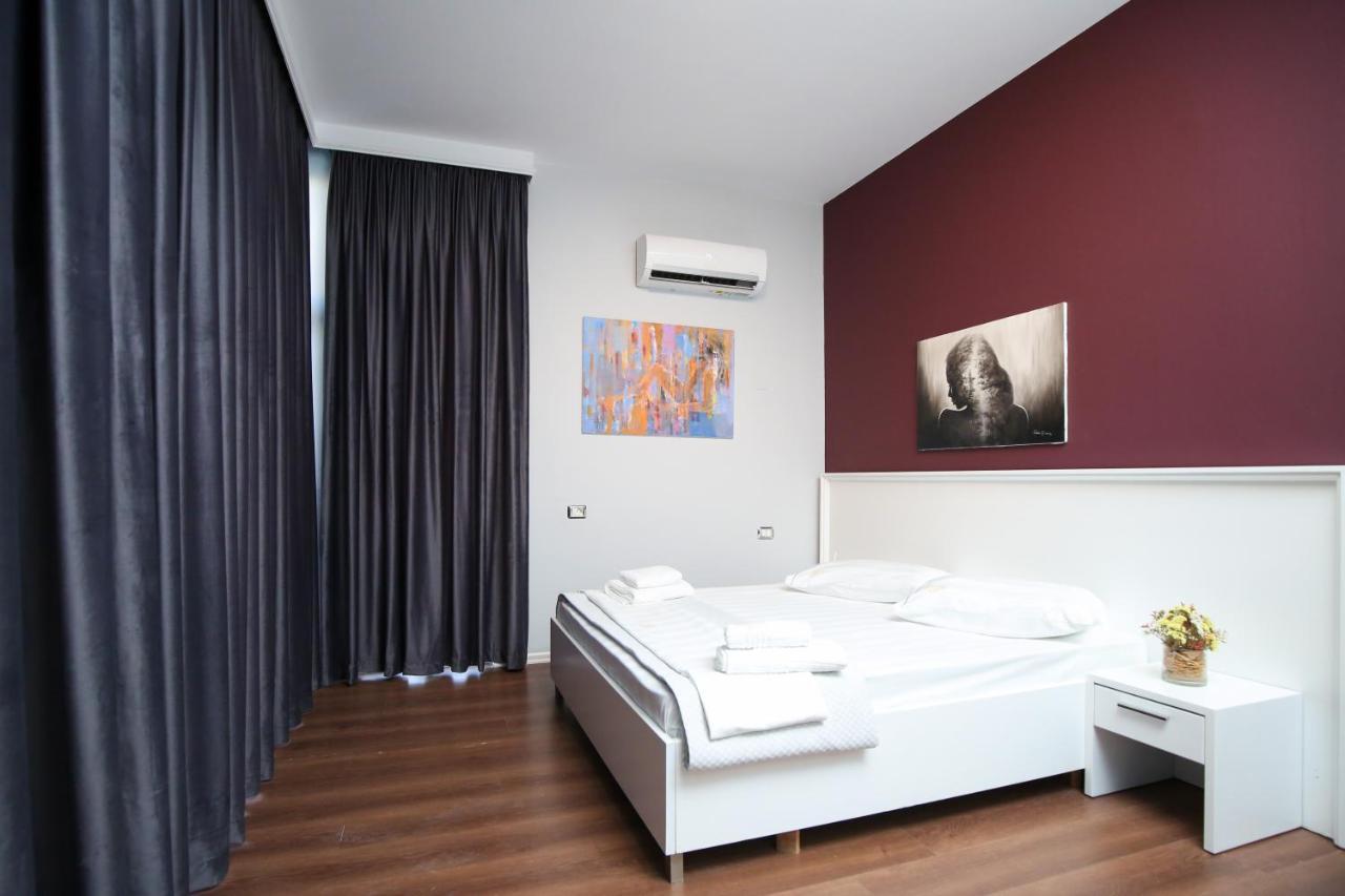 The Hart Hotel Vlore Bagian luar foto