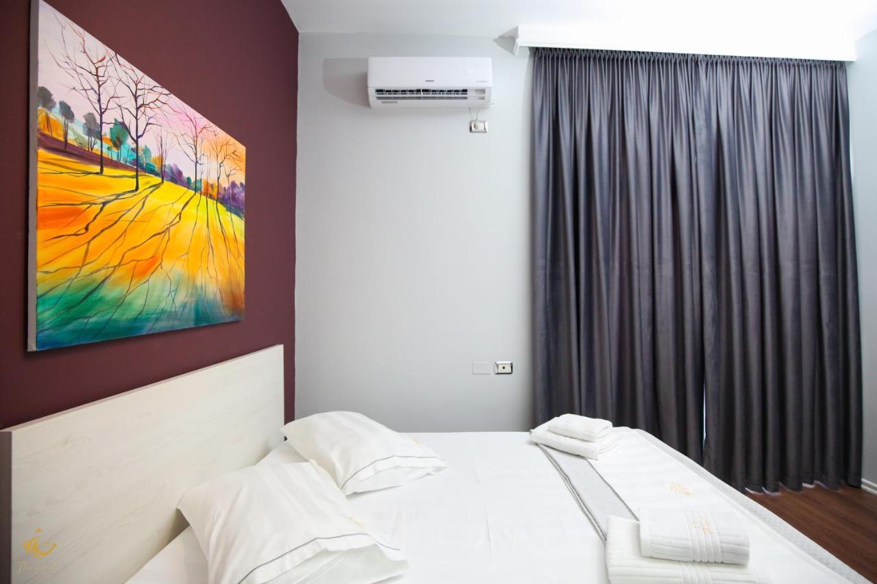 The Hart Hotel Vlore Bagian luar foto