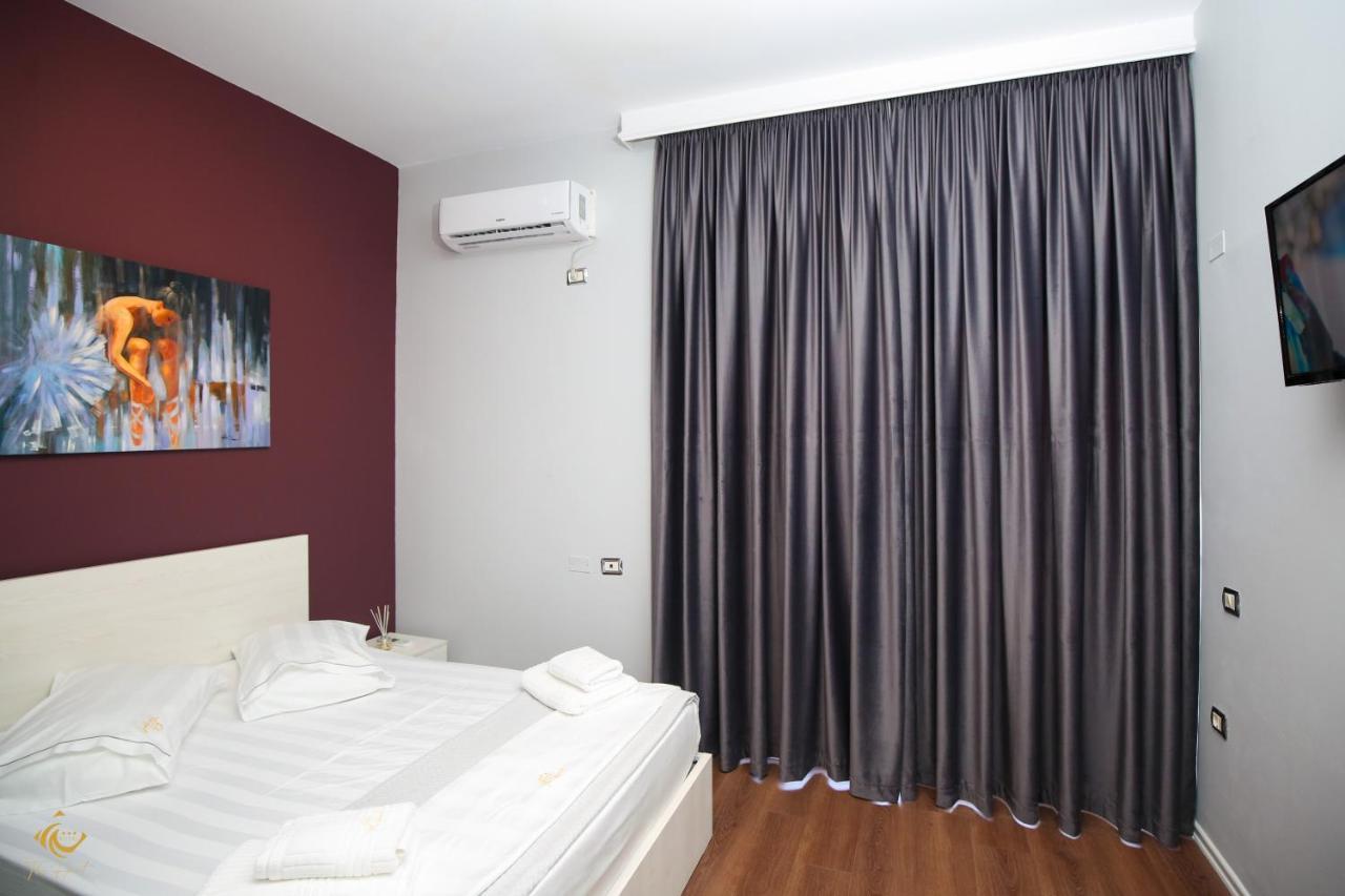 The Hart Hotel Vlore Bagian luar foto