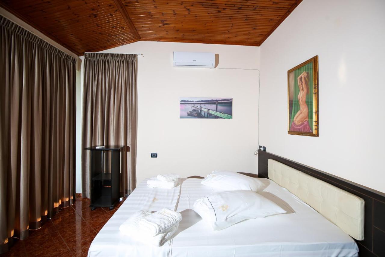 The Hart Hotel Vlore Bagian luar foto
