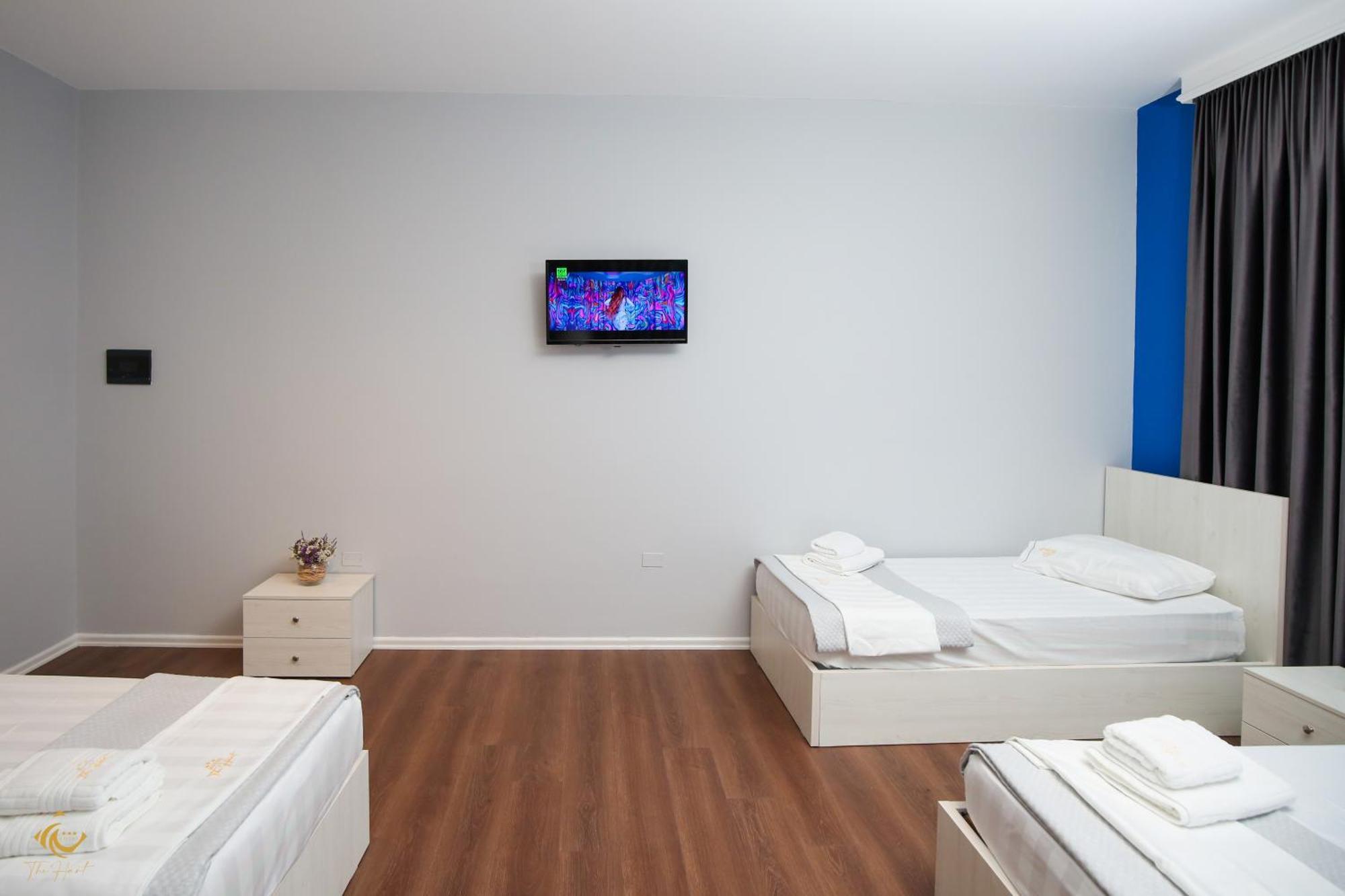 The Hart Hotel Vlore Bagian luar foto