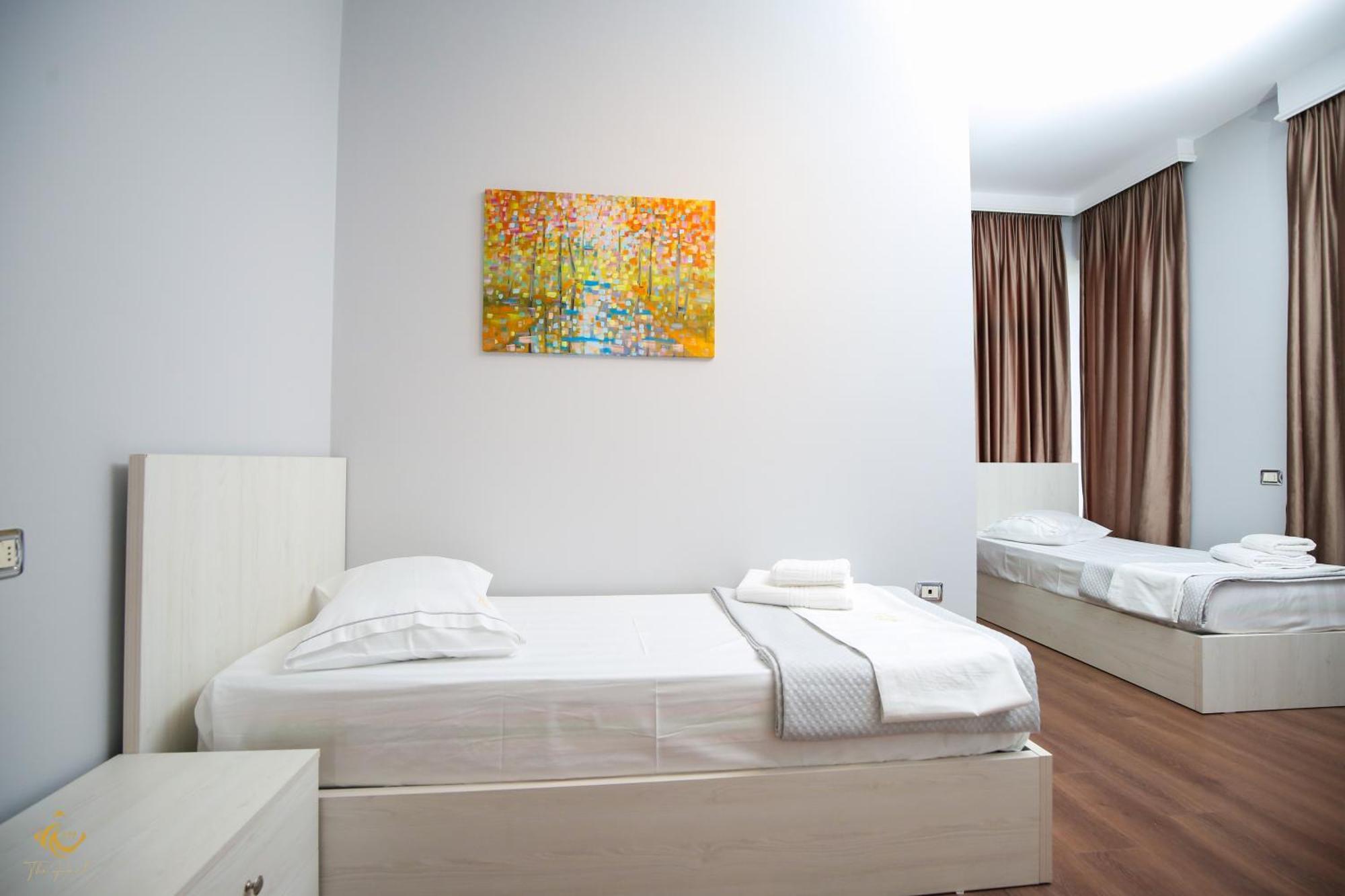 The Hart Hotel Vlore Bagian luar foto