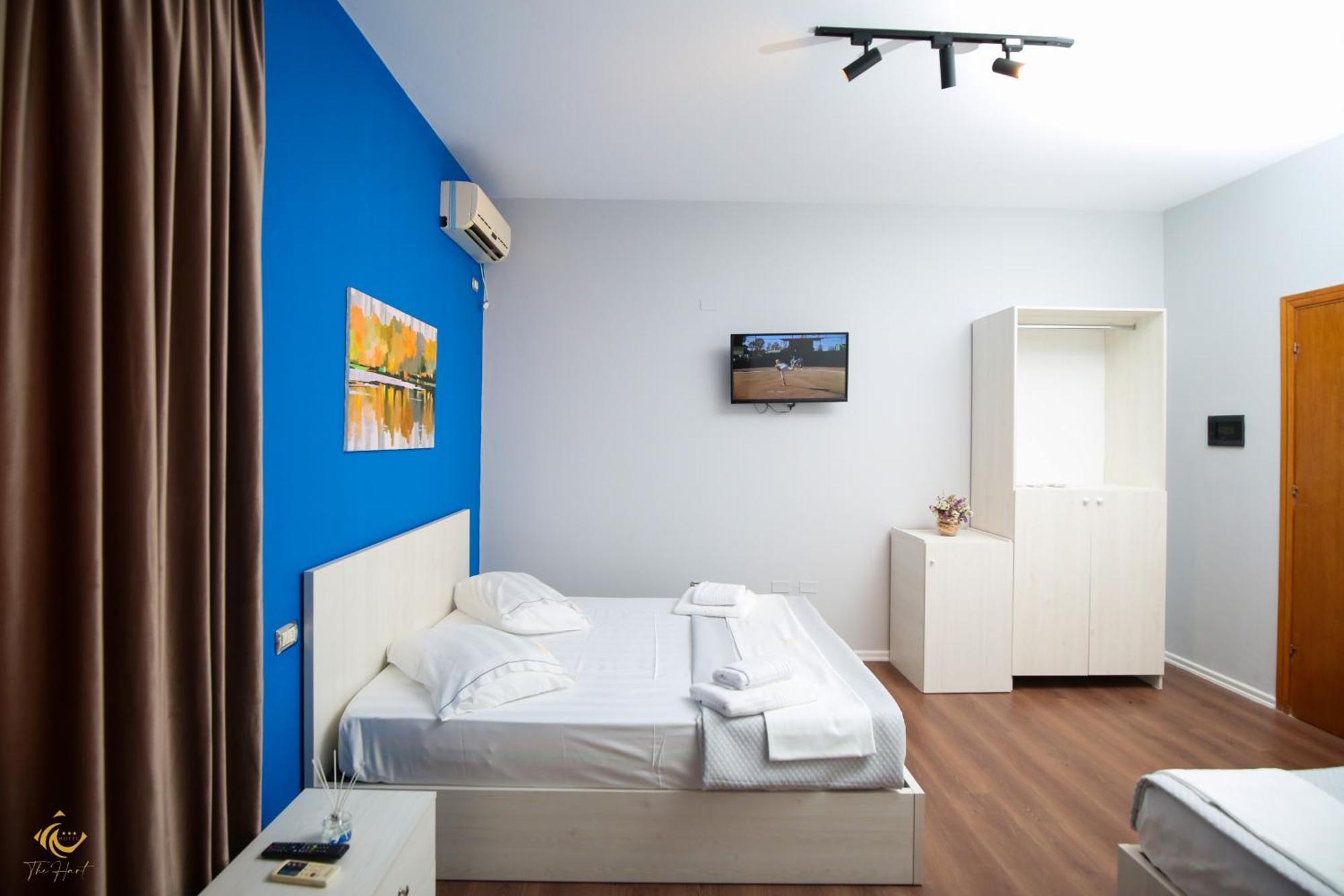 The Hart Hotel Vlore Bagian luar foto