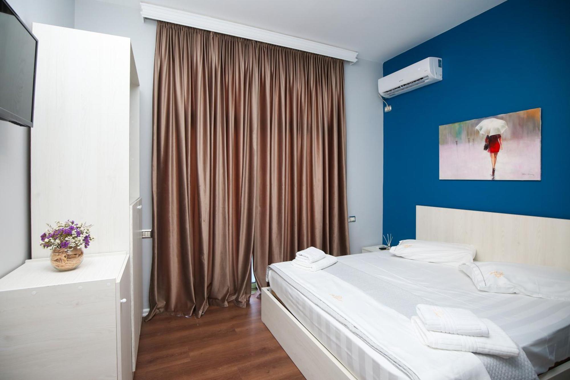 The Hart Hotel Vlore Bagian luar foto