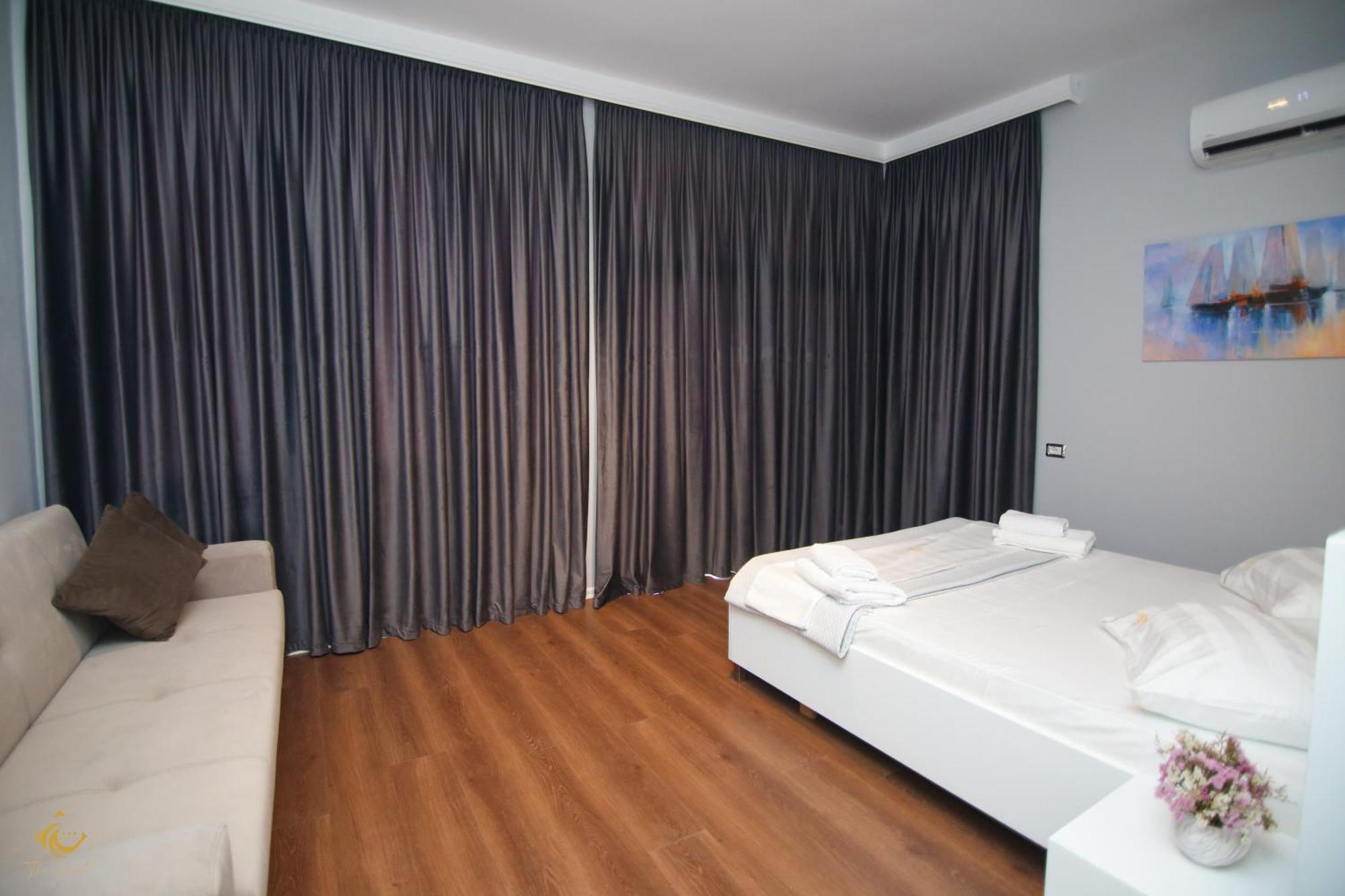 The Hart Hotel Vlore Bagian luar foto