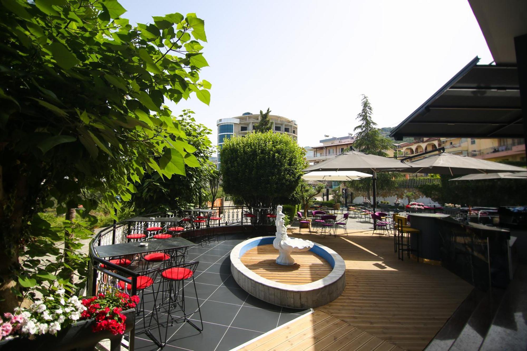 The Hart Hotel Vlore Bagian luar foto