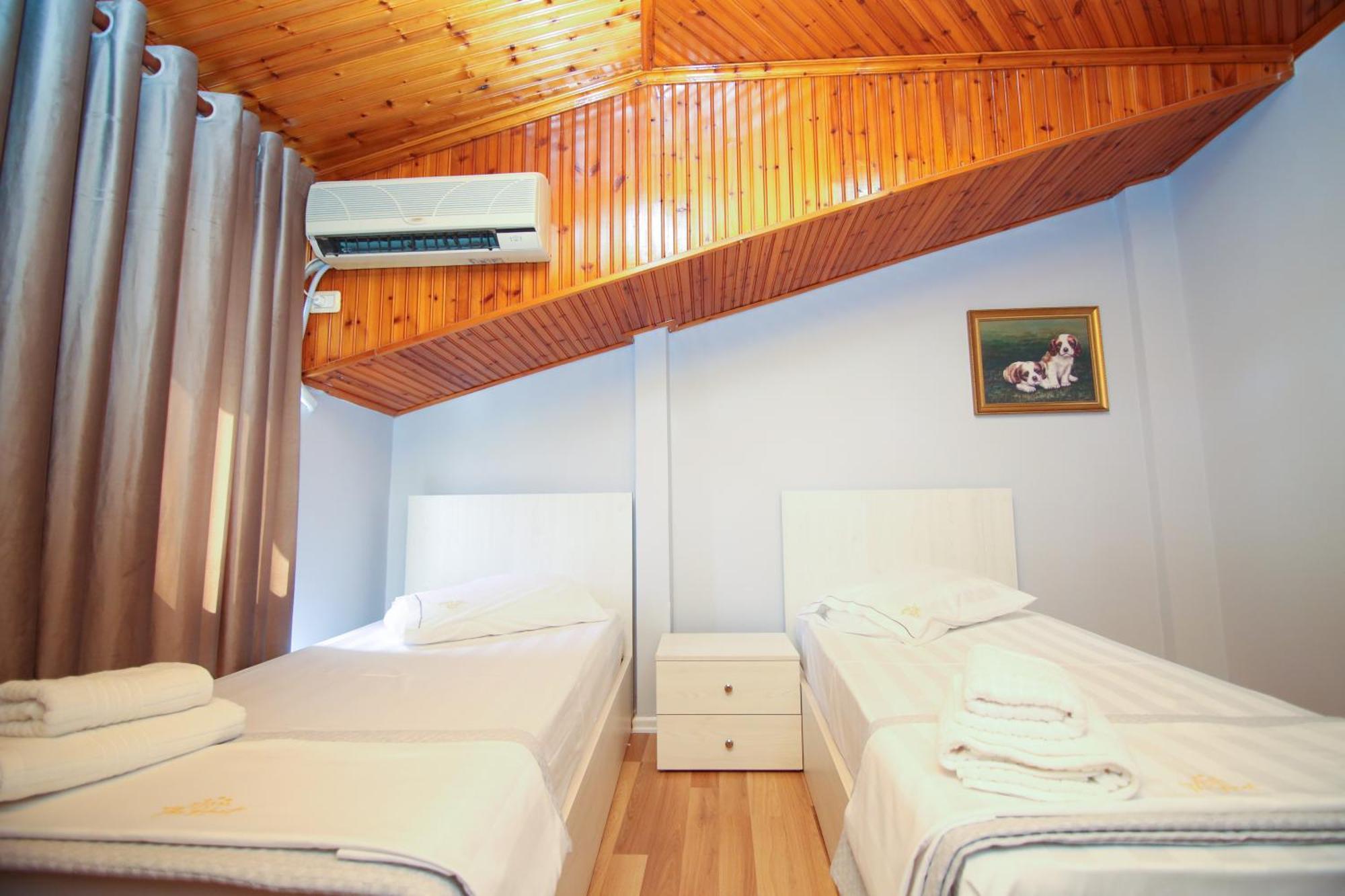 The Hart Hotel Vlore Bagian luar foto