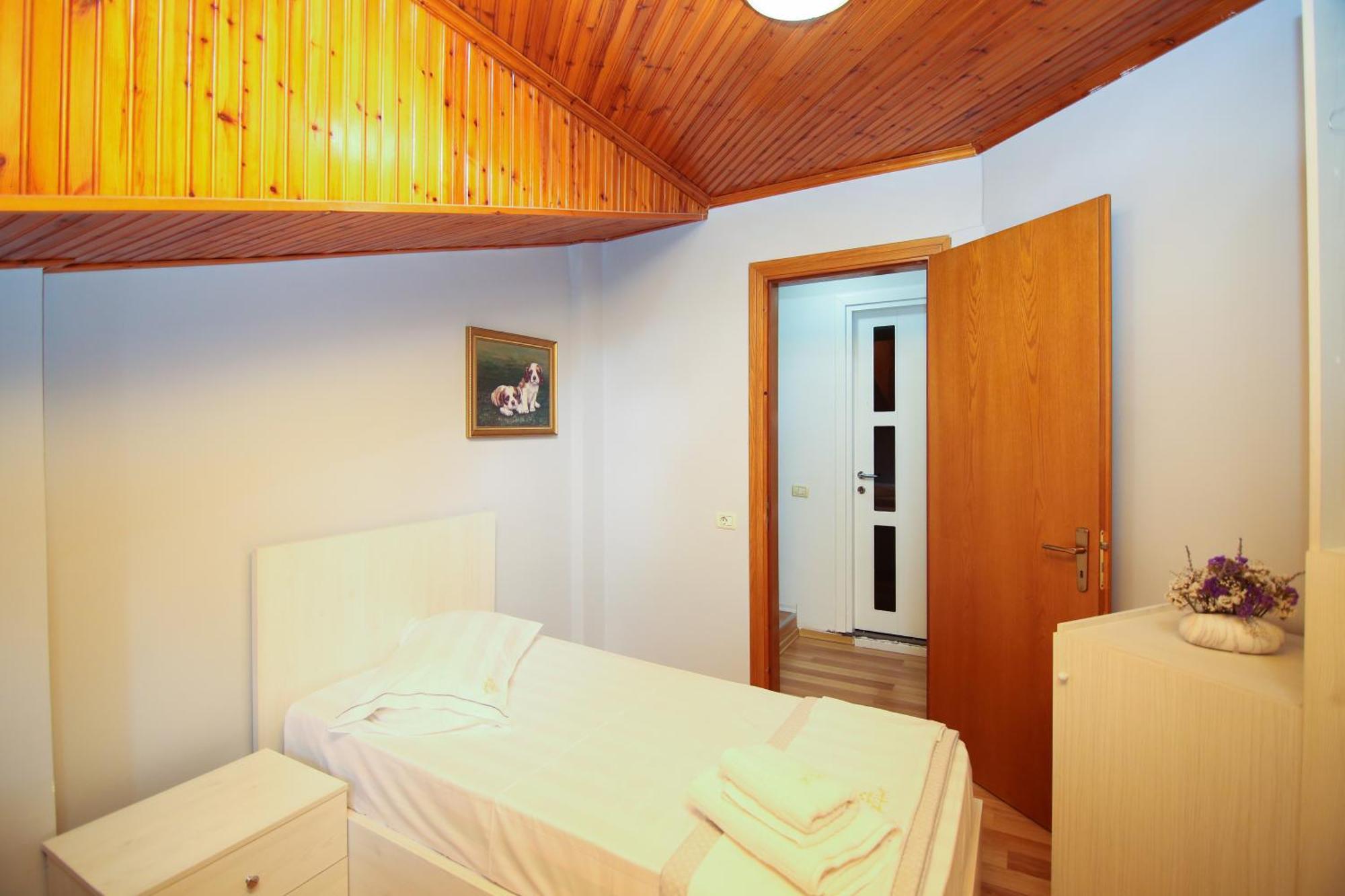 The Hart Hotel Vlore Bagian luar foto