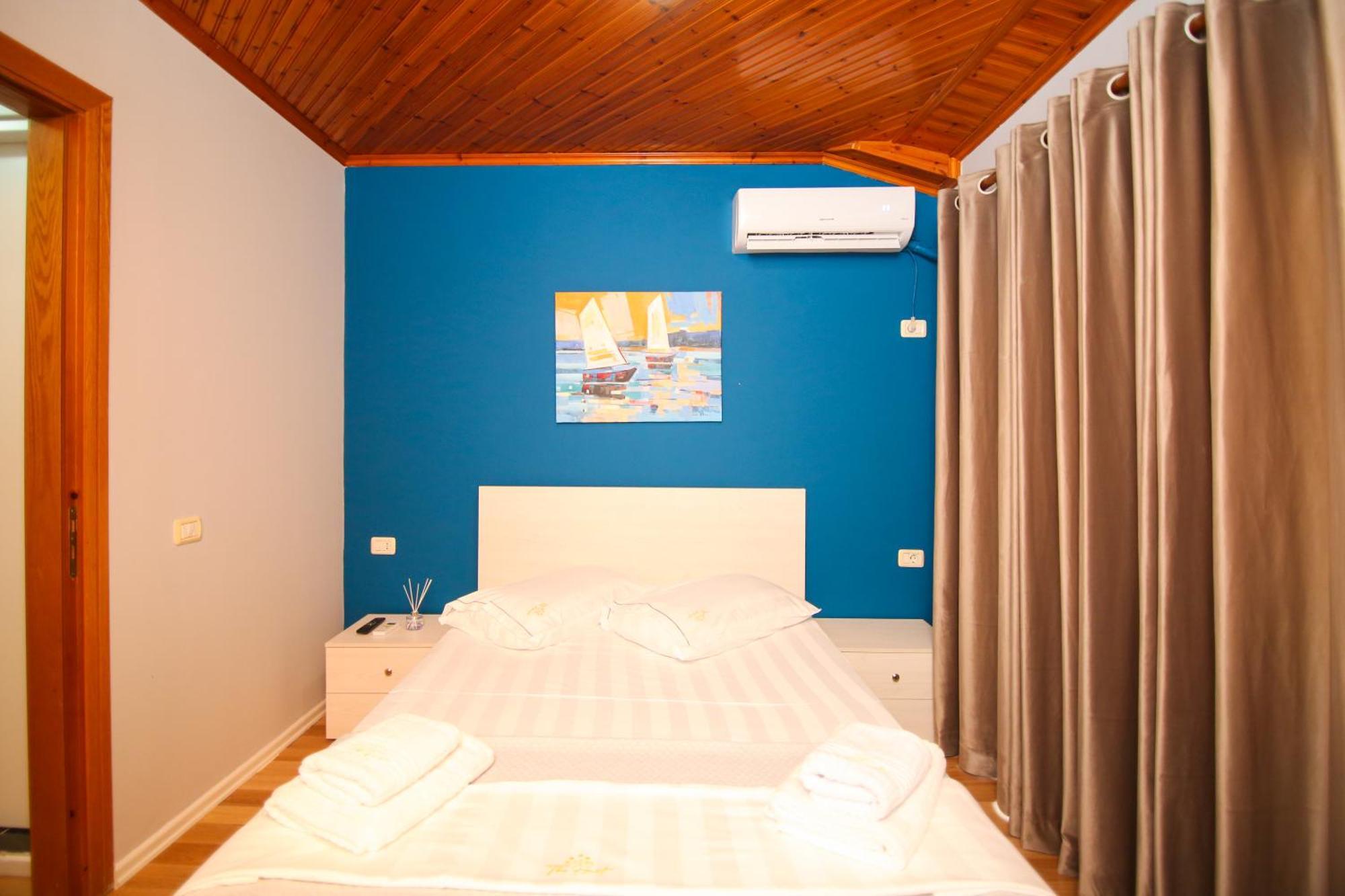 The Hart Hotel Vlore Bagian luar foto
